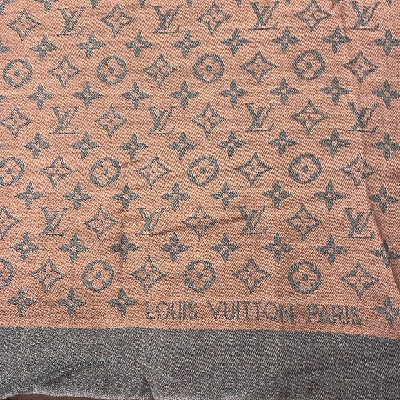 Louis Vuitton shawl - Picture 2 of 5